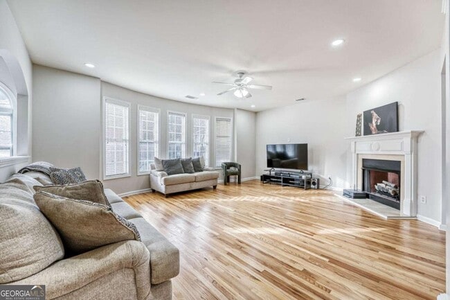 Building Photo - 2934 Wintercrest Dr