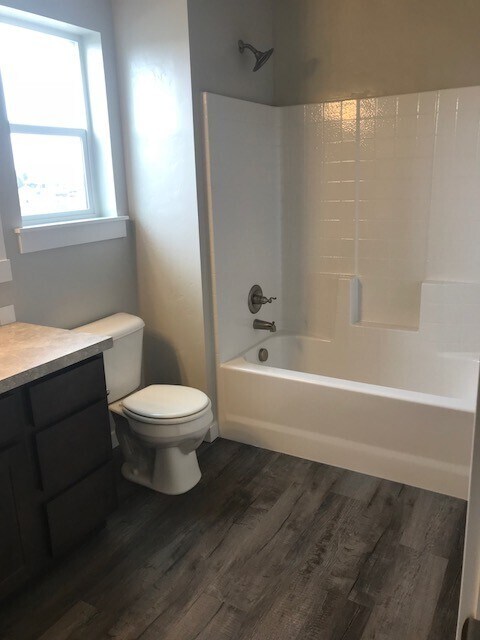 Building Photo - 4-Bedroom, 2.5-Bath Home with a 3-Car Garage and a Fully Fenced Backyard with No Rear Neighbors.