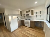 Building Photo - 211 9th St
