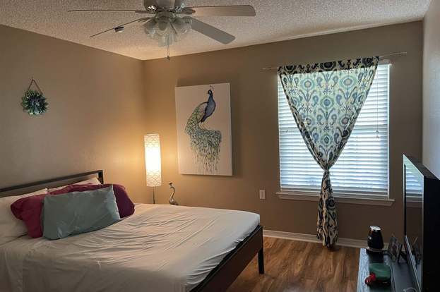 Building Photo - 319 Loveland Cir