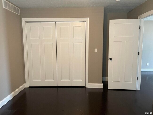 Building Photo - 700 Garvey Ln