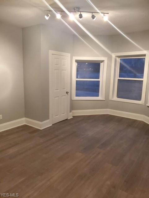 Building Photo - 1970 E 71st St