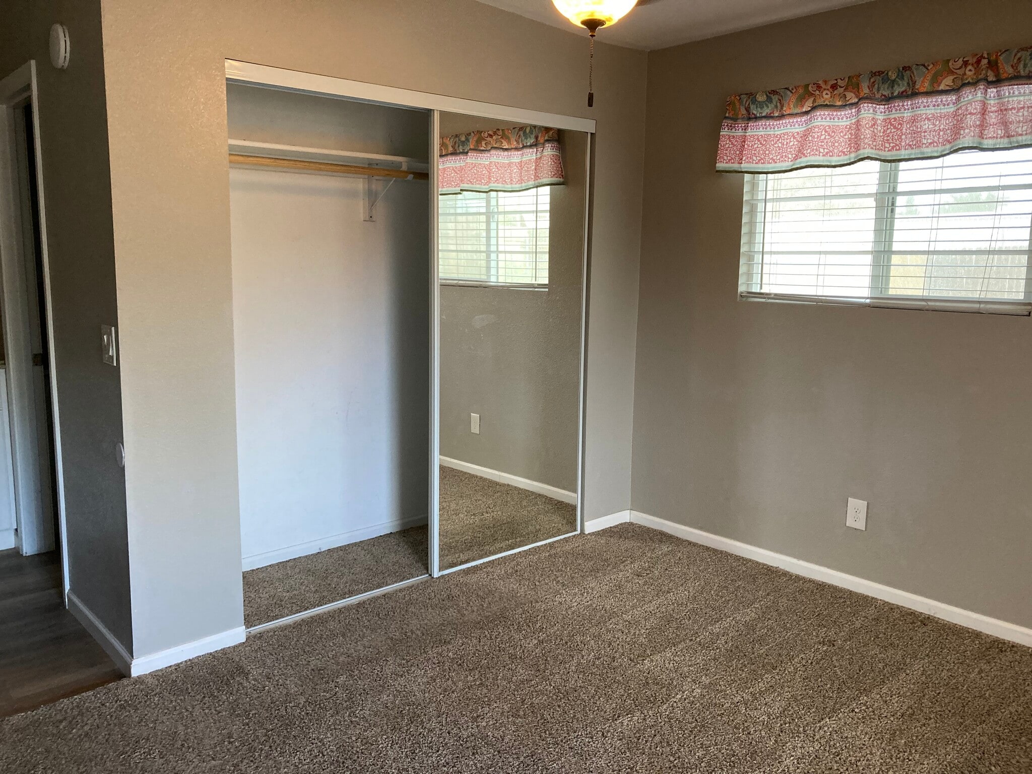 Building Photo - 5021 N Pinon Dr