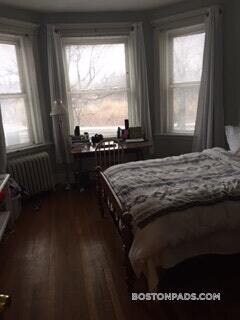 Building Photo - 55 Park Dr