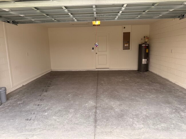 Building Photo - 2440 NW 22nd Ct