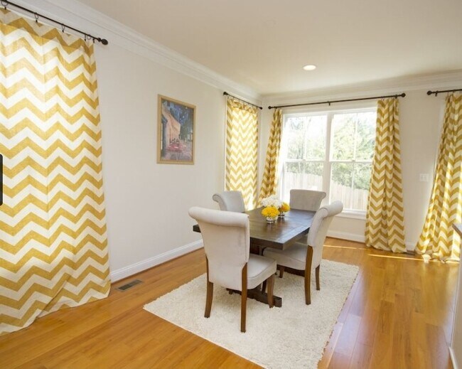 Building Photo - 2018 Avinity Loop