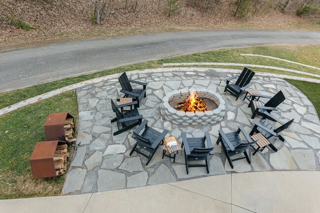 Building Photo - 33 Pinners Ln