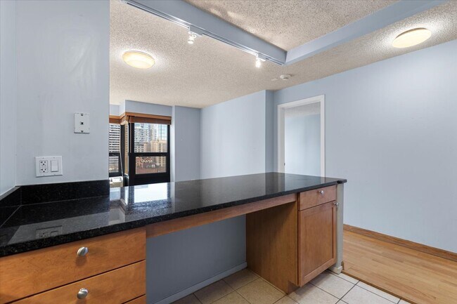 Building Photo - 30 E Huron St
