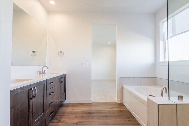 Building Photo - Brand New Home in an Amenity Filled Neighborhood