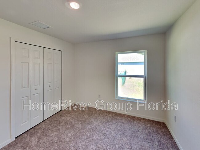 Building Photo - 2748 Cranbrook Ave