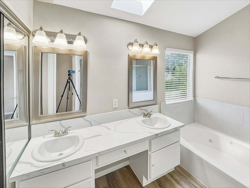 Building Photo - 3301 Hyannis Cir