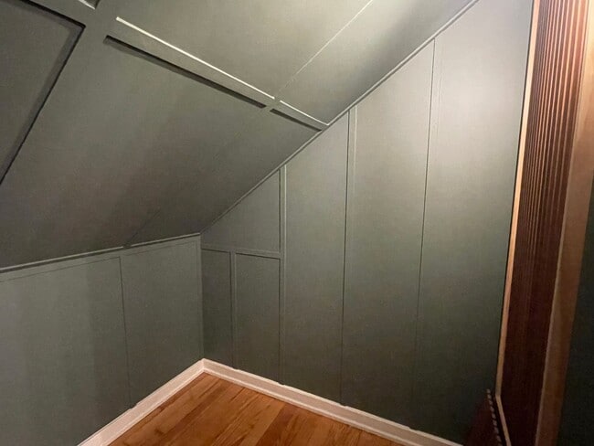 Building Photo - Three Bedroom Home in Kalamazoo