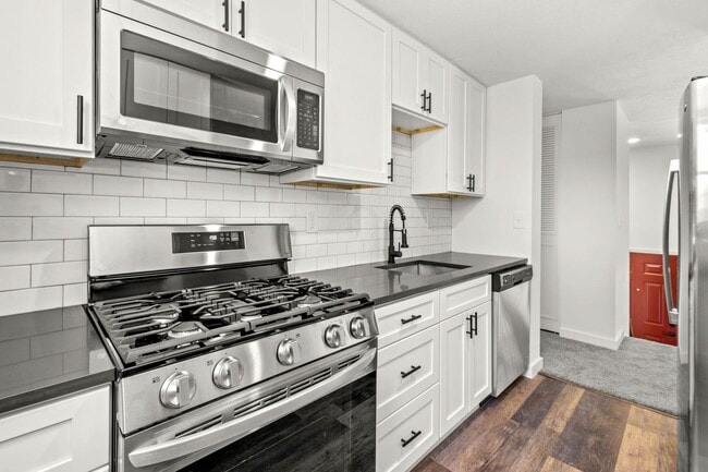 Building Photo - AVAILABLE JULY 1ST! Don't miss this STUNNING & UPDATED 3 bedroom in Baldwin!