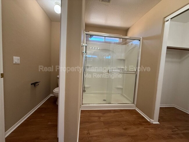 Building Photo - 8 N 226th Cir