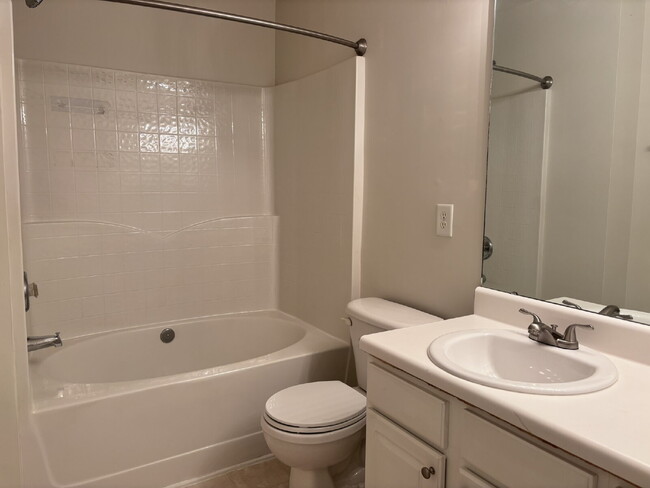 Building Photo - 8518 Mt Valley Ln