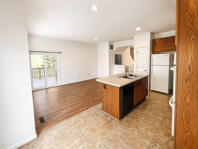 Building Photo - 6726 Emmanuel Ct