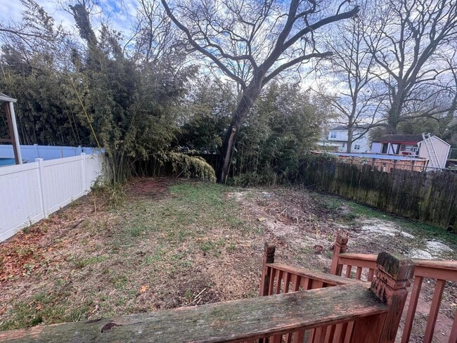 Building Photo - 309 S Lowell Ave