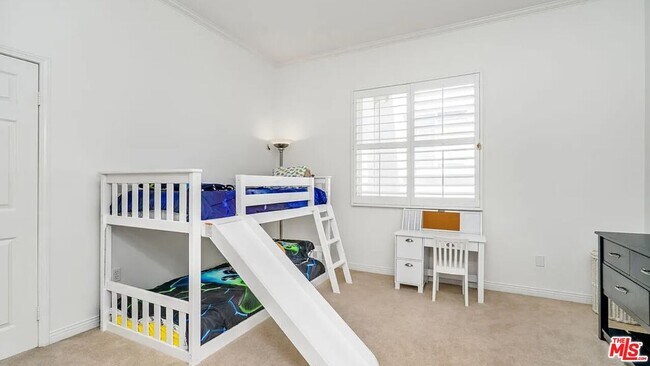 Building Photo - 5734 S Celedon Creek