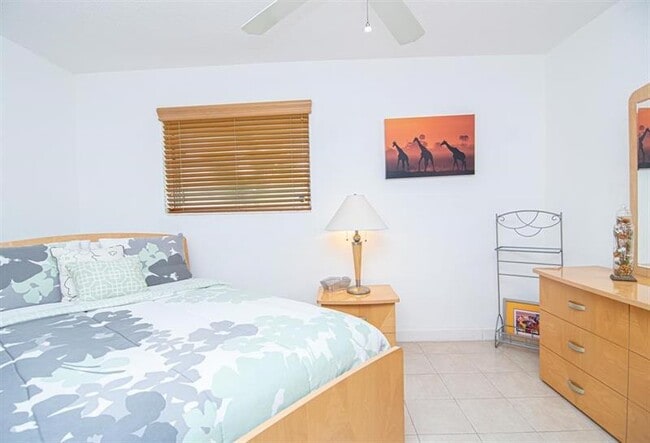 Building Photo - 6872 SW 15th St