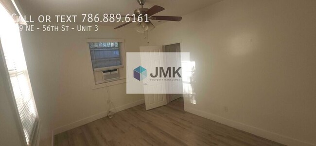 Building Photo - 119 NE 56th St