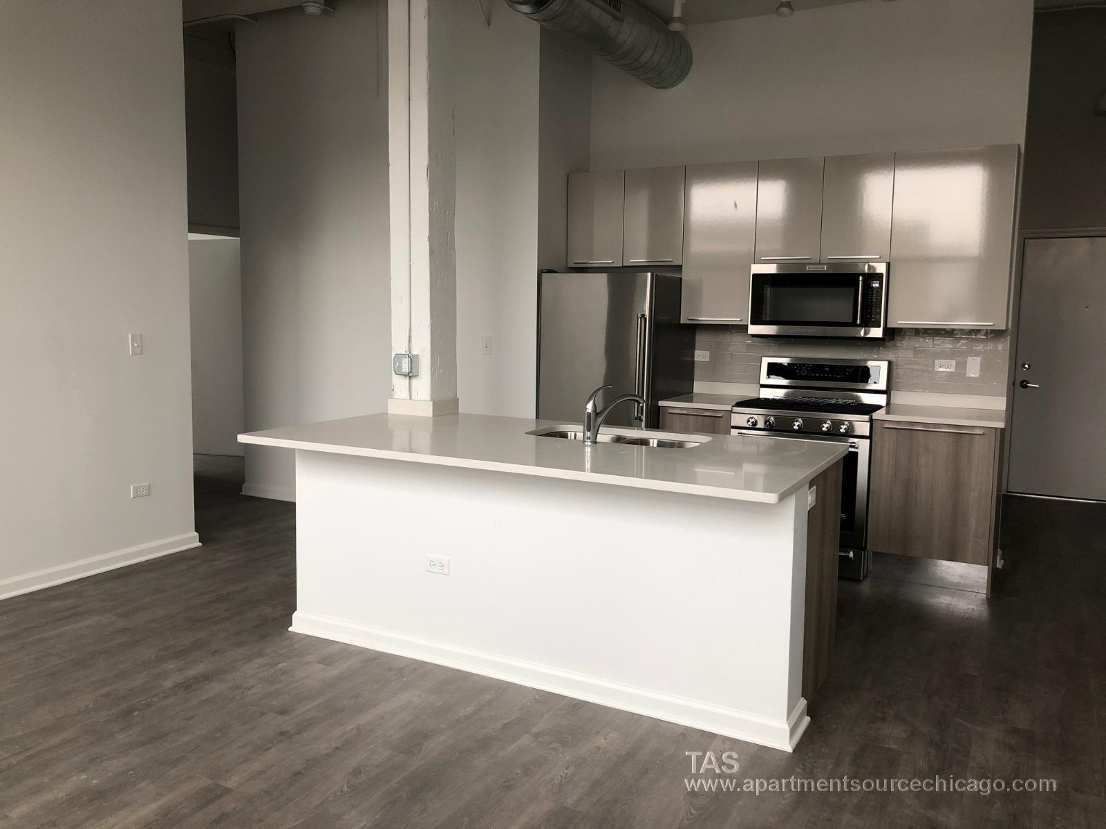 Building Photo - 930 W Dakin St