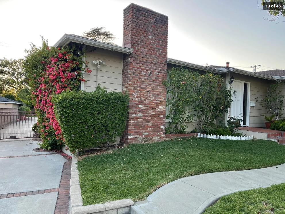Building Photo - 1085 Riviera Dr