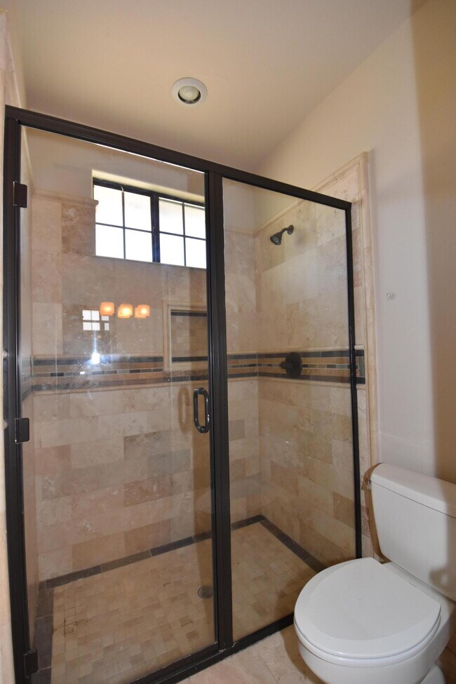 Building Photo - 6264 Wildwood Ct