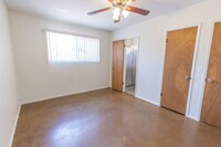 Building Photo - 3 BEDROOM, 2 BATHROOM TEMPE HOME LOCATED L...