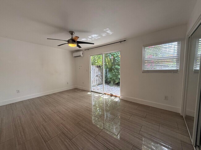 Building Photo - 5967 SW 58th Terrace
