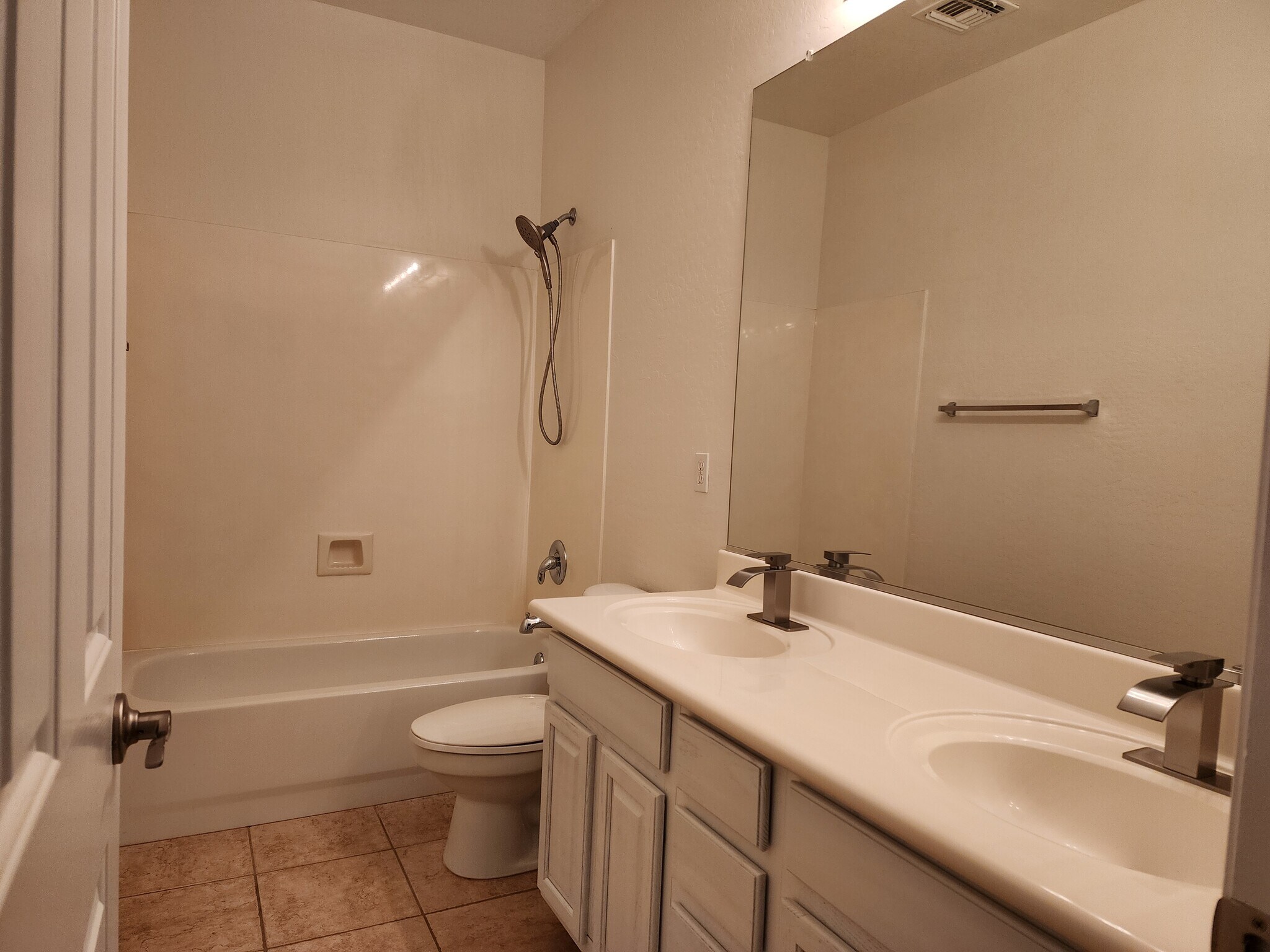 Guest Bathroom - 4073 E Reins Rd