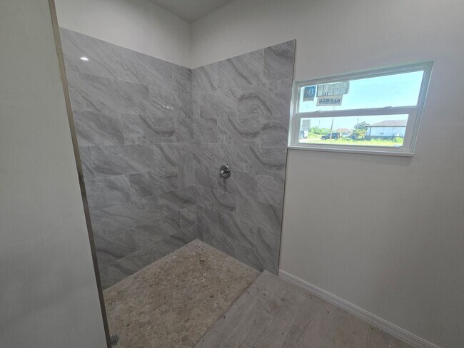 Building Photo - COMING SOON-BRAND NEW CONSTRUCTION-LARGE C...