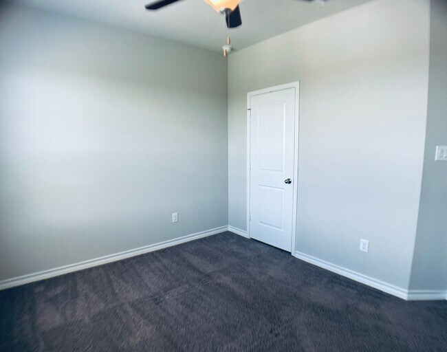 Building Photo - Charming Nestled Home near 281 and 1604