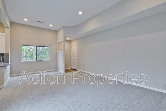 Building Photo - 1341 Meadow Ridge Cir