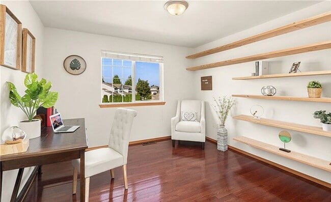 Building Photo - Beautiful 4 bed 2.5 ba Kingsridge home!!