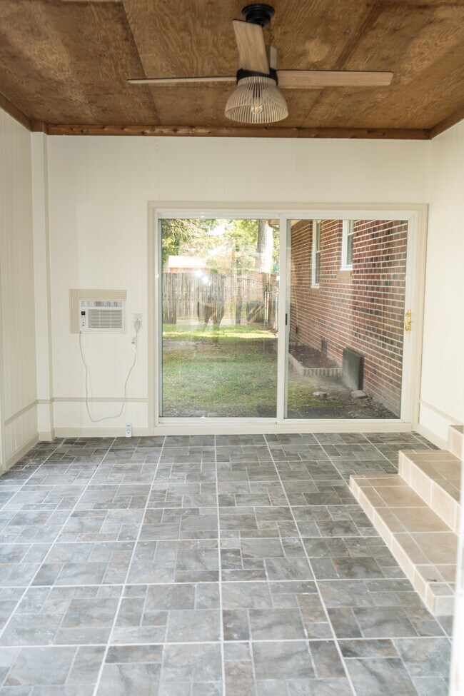 Building Photo - 1714 Aydlett Cir