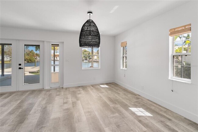 Building Photo - 4543 Carson St NE