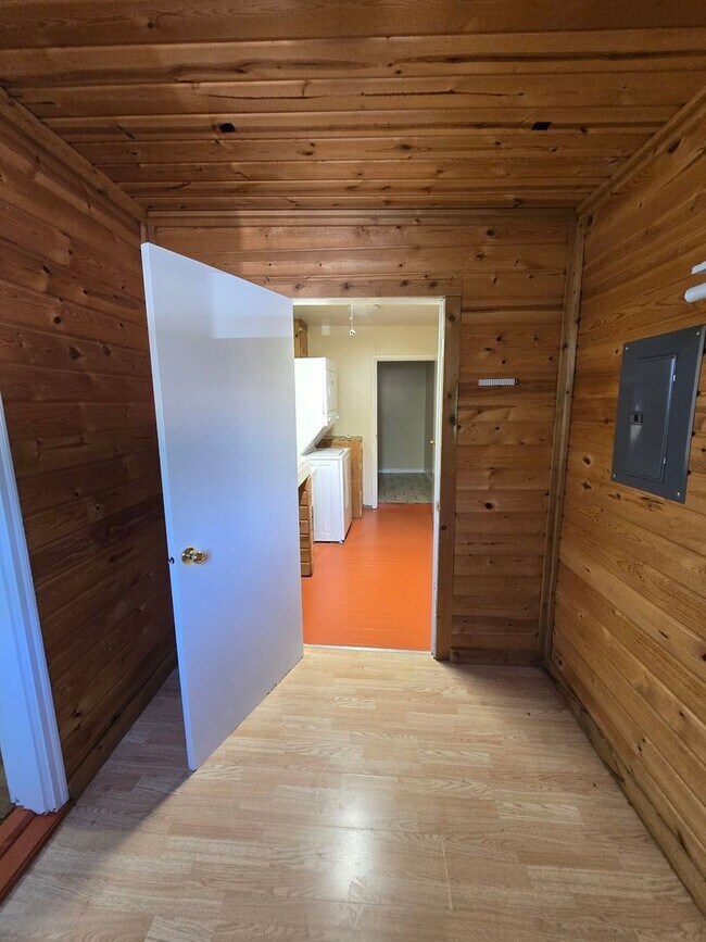 Building Photo - 3334 Michigan St