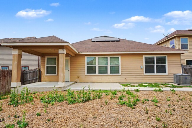 Building Photo - Stylish 3BR + Flex Home with Solar Near Randolph AFB - Realtor Commission: $500