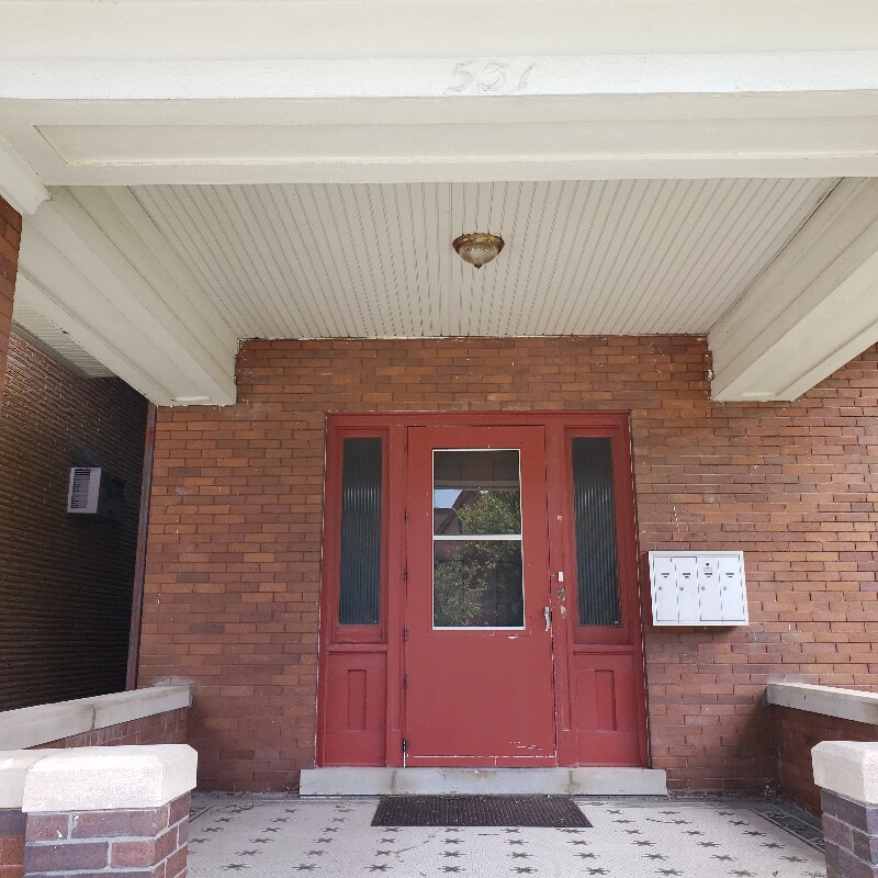 Building Photo - 531 S 36th St