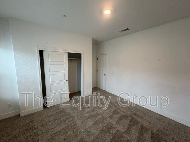 Building Photo - 217 E Tyler Ave