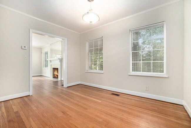 Building Photo - 2 bdrm, 1 bath near Emory and the CDC.