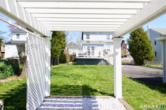 Building Photo - 25 Center Terrace