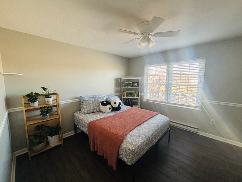 Bedroom #2 (street side) - 314 W 12th St