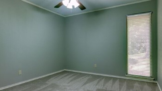 Building Photo - Pleasant Grove Home Available for Rent!