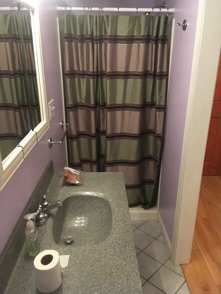 Bathroom - 56 London Rd