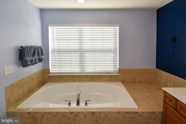 Building Photo - 45740 Winding Branch Terrace