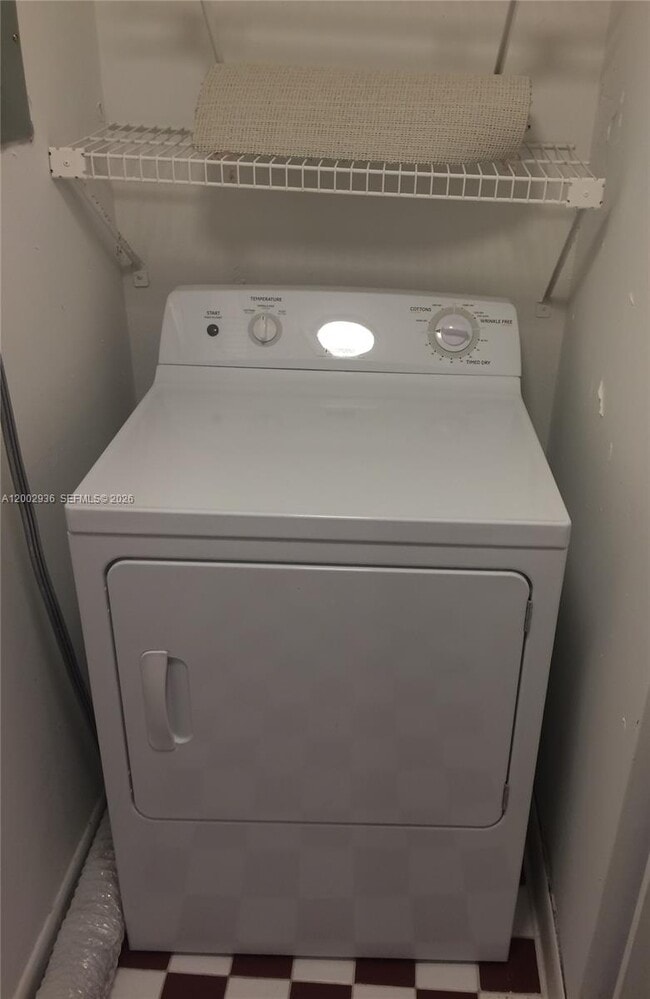 Building Photo - 3410 Foxcroft Rd