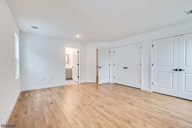Building Photo - 708 Seaport Dr.