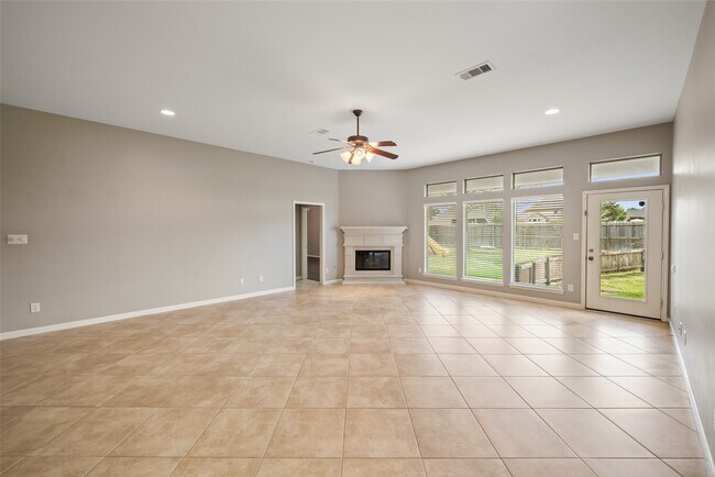 Building Photo - 2818 Red Maple Dr