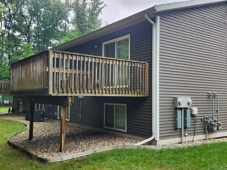 Building Photo - 798 Weatherwood Dr SE